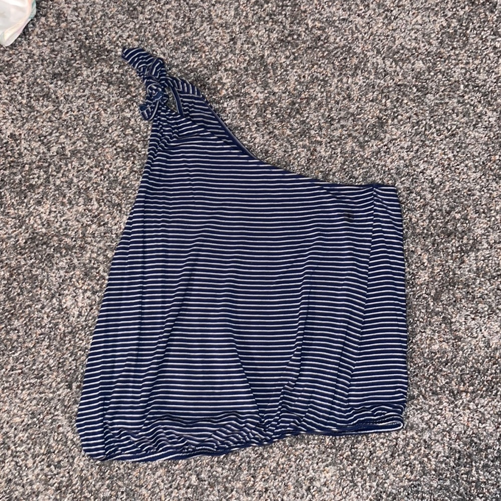 Adorable, never worn off the shoulder tank